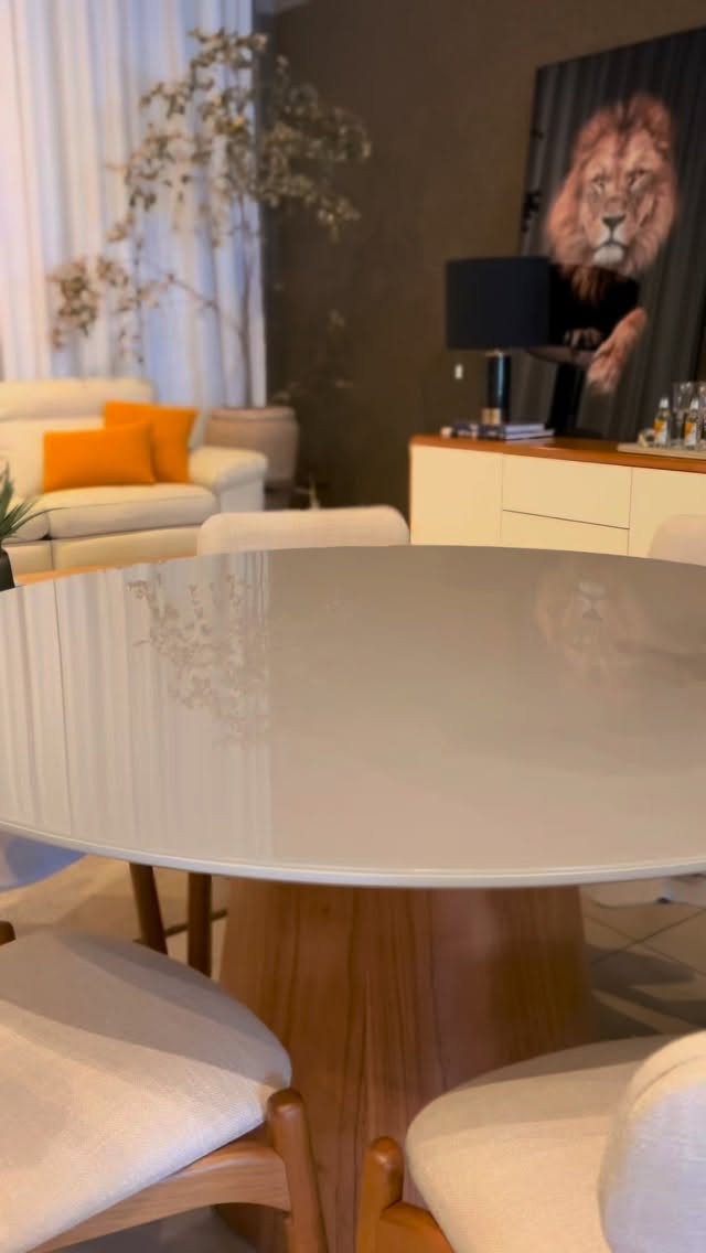 Como escolher a mesa de jantar redonda para sala pequena