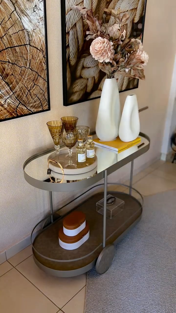 Como escolher o carrinho bar ideal para decoração em altos padrões de design.