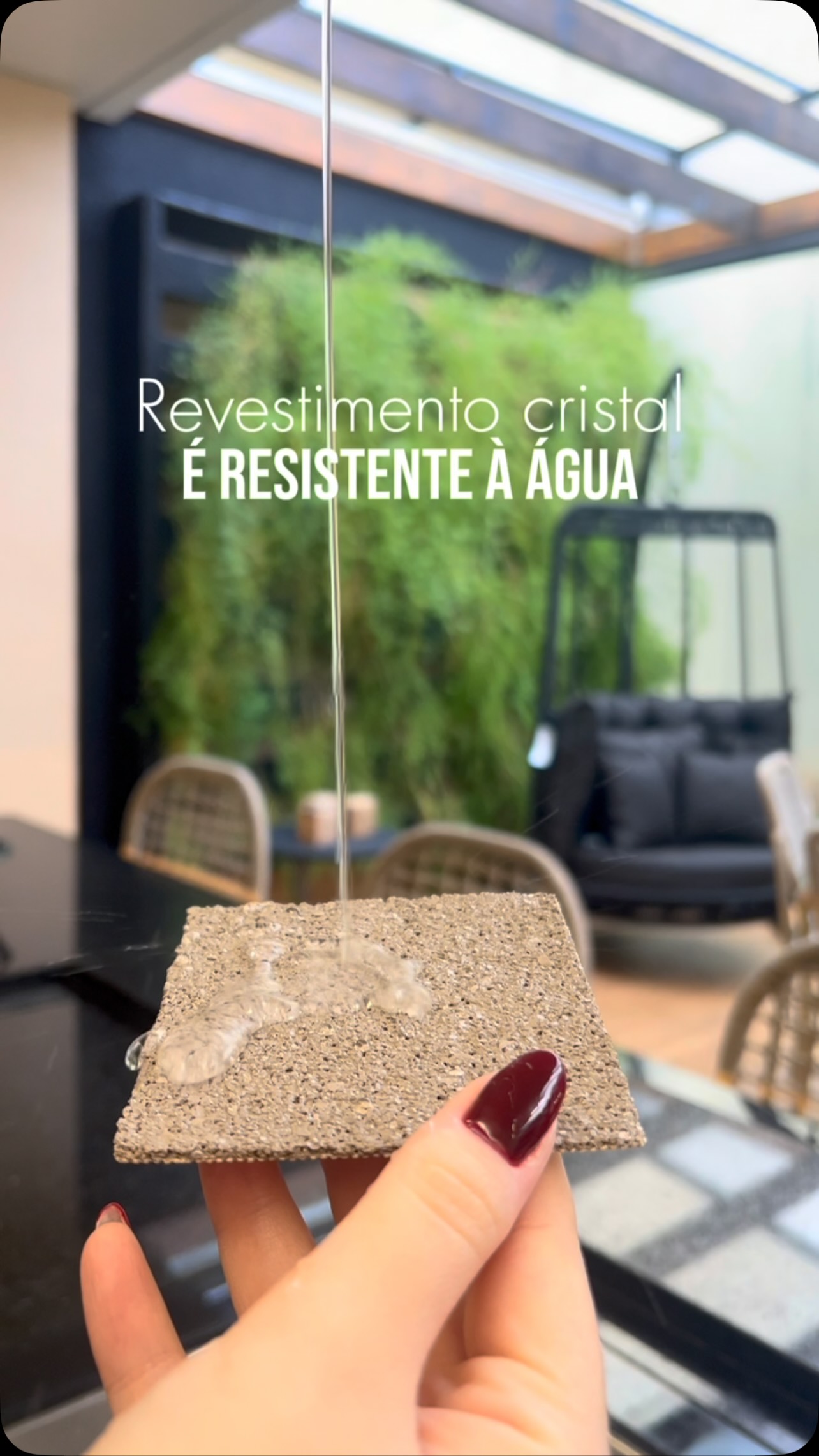 Como escolher un acabamento de piso resistente à água para sala.