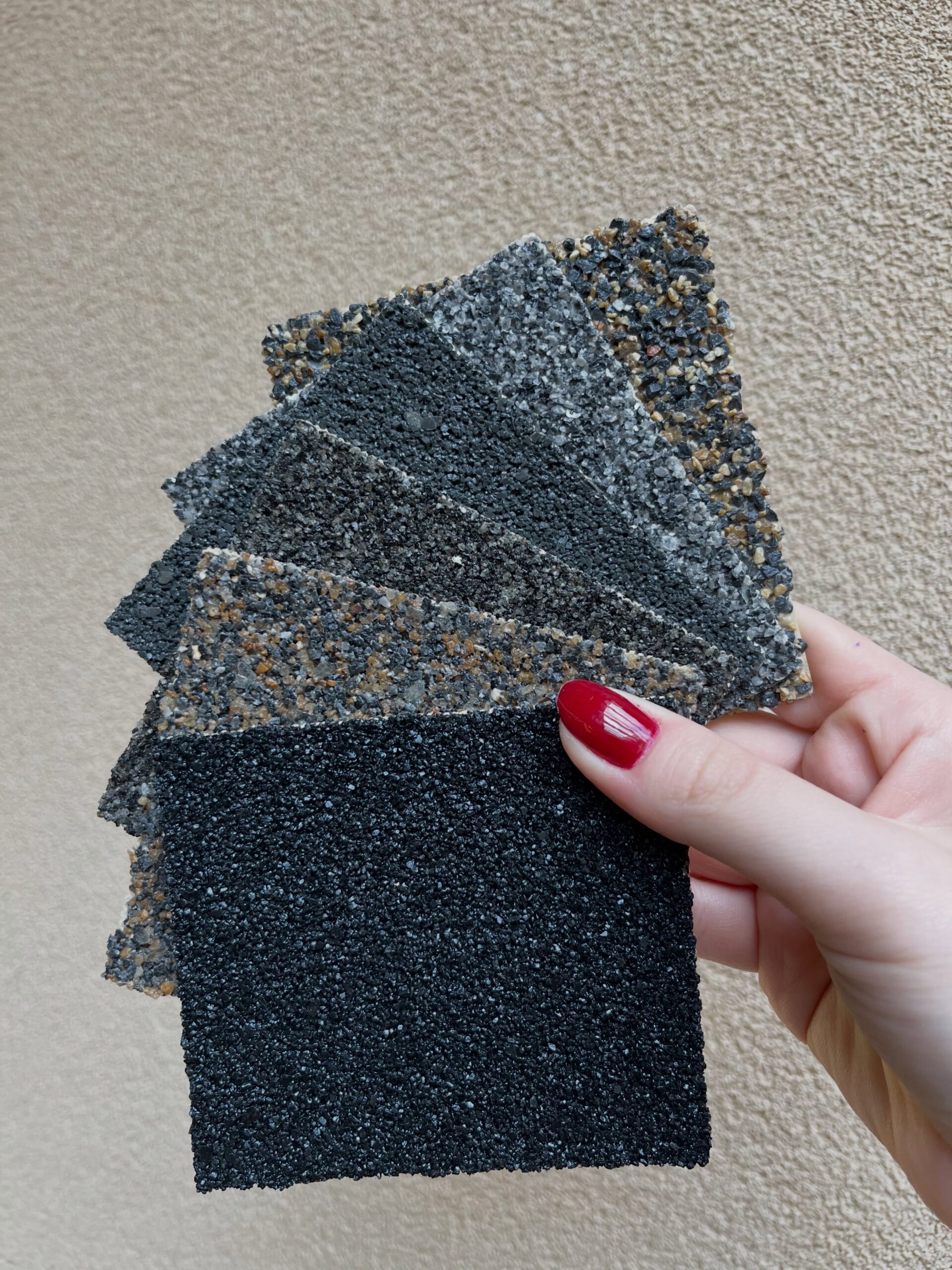 Como criar um ambiente sofisticado com revestimento cristal preto