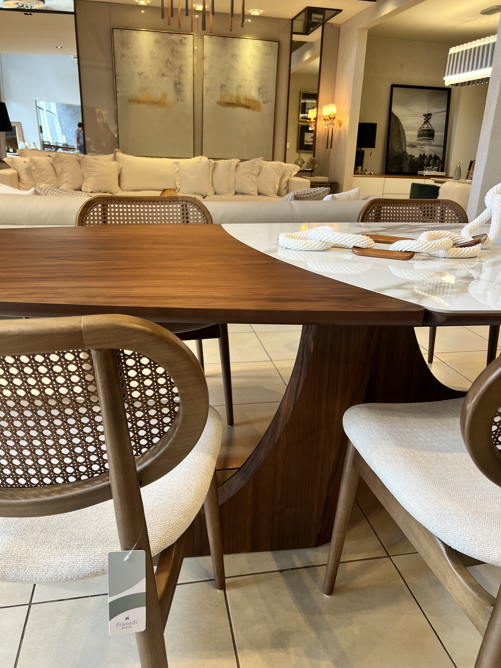 Mesa de jantar orgânica pedra  — foto 2