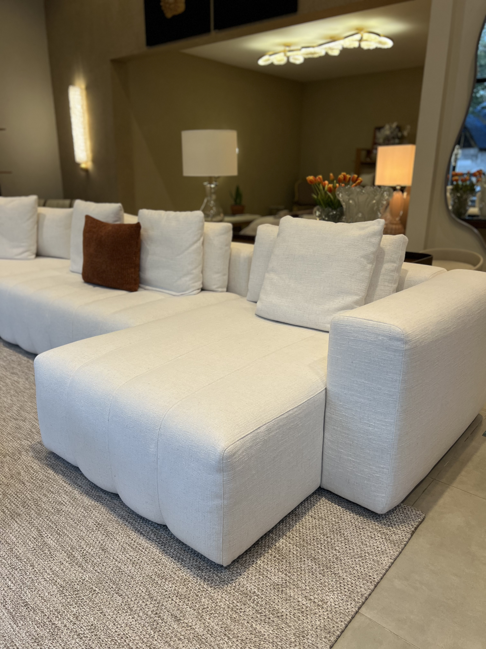 Sofá curvo com chaise  — foto 2