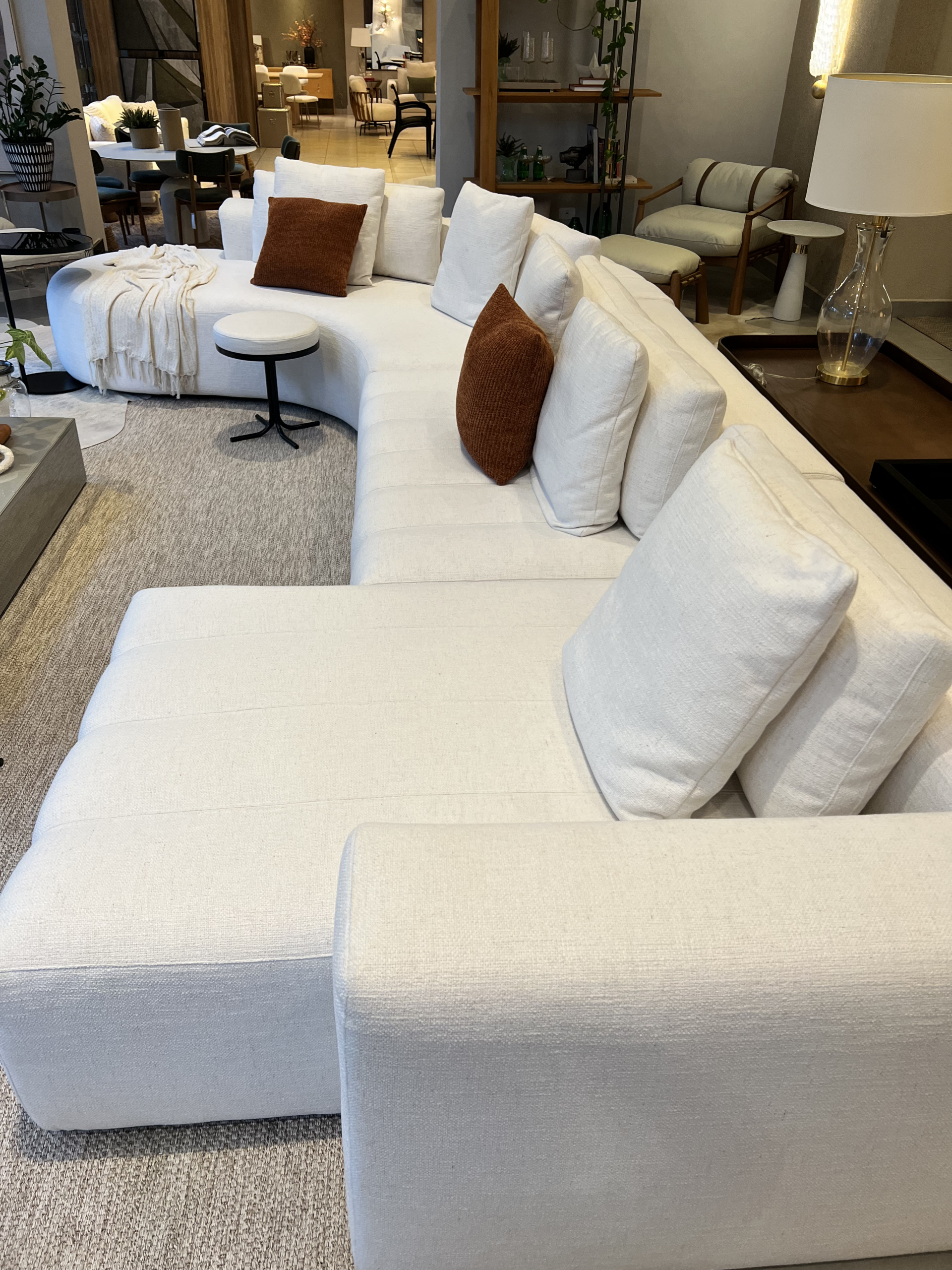 Sofá curvo com chaise  — foto 3
