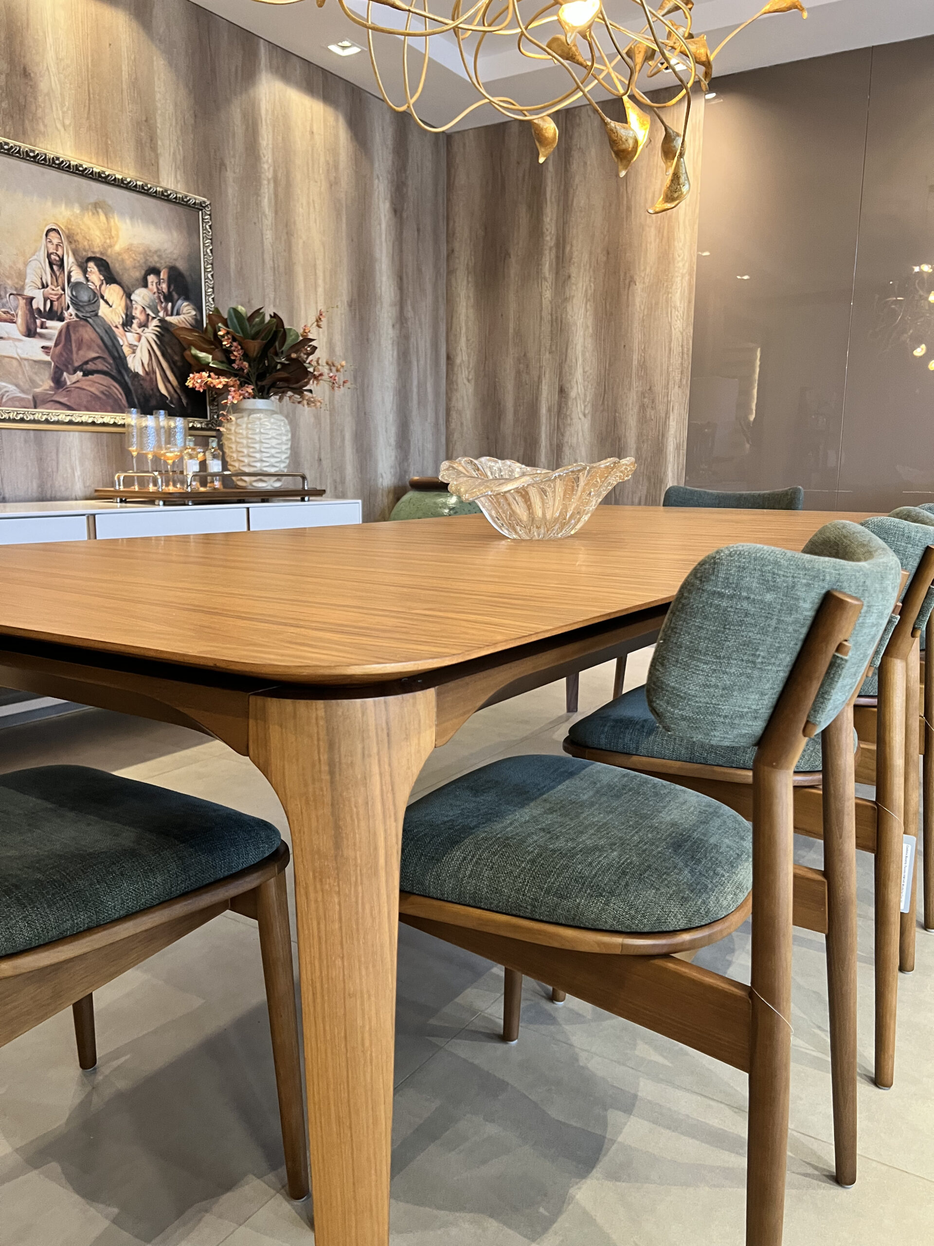 Mesa de jantar em madeira — Mesa de Jantar — Fratelli House Maringá