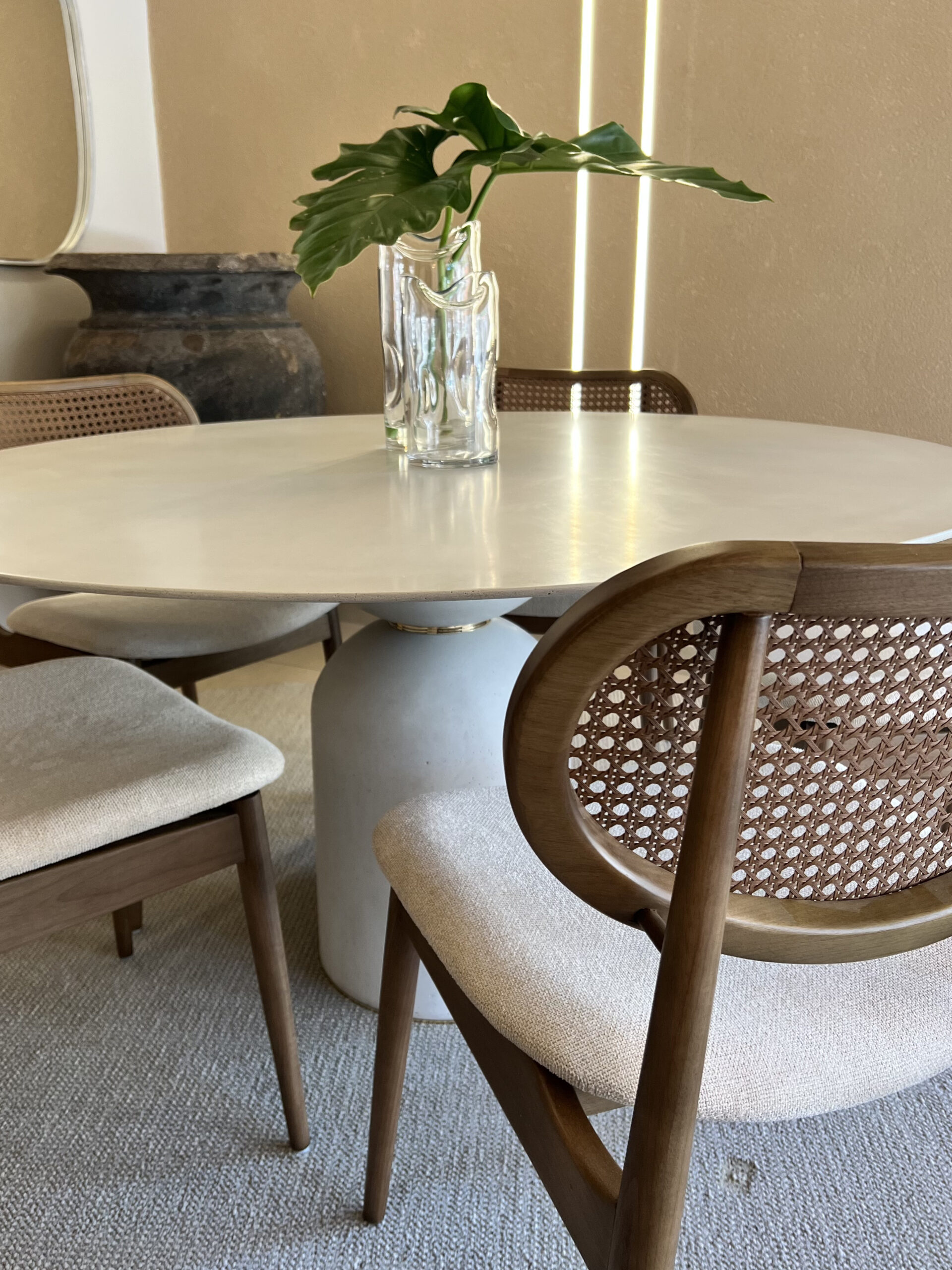 Mesa de jantar redonda — Mesa de Jantar — Fratelli House Maringá