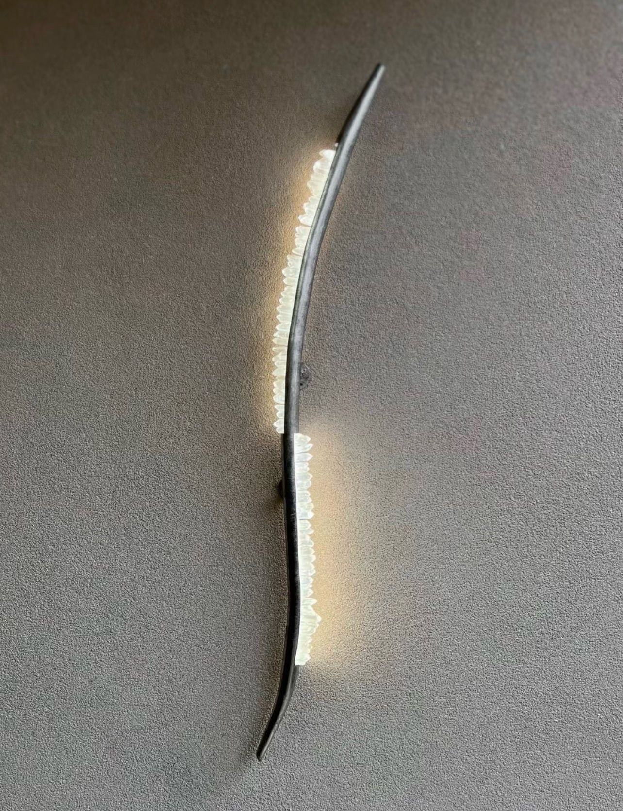 Como escolher revestimento cristal com iluminação pendente