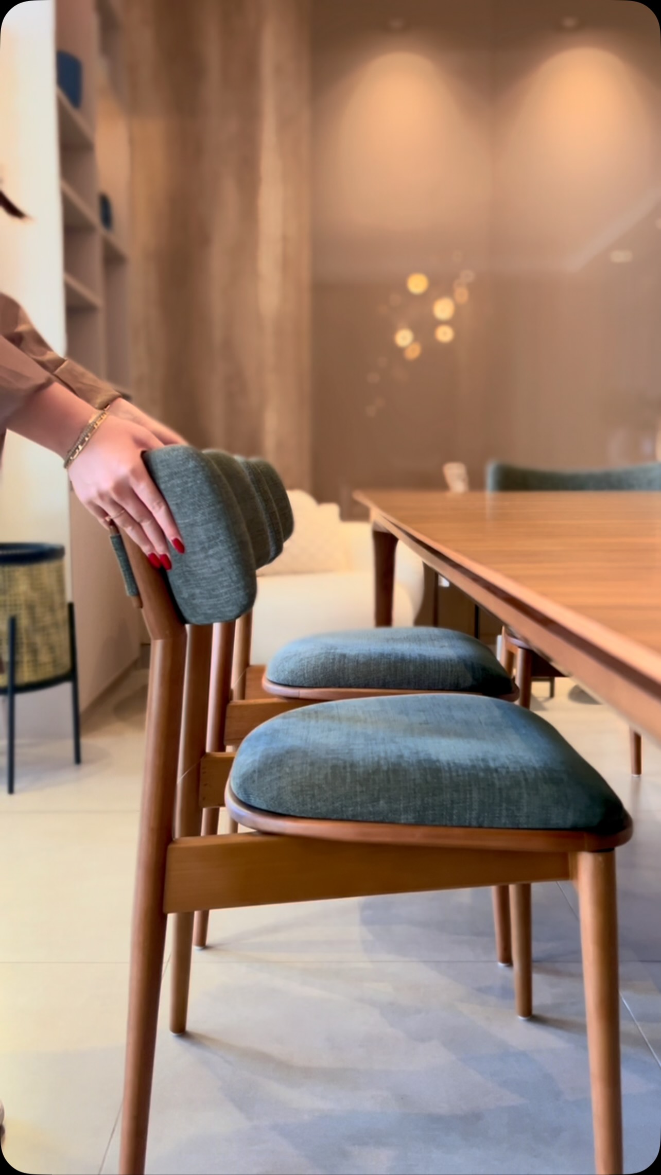 Como escolher cadeiras coloridas para a sala de jantar
